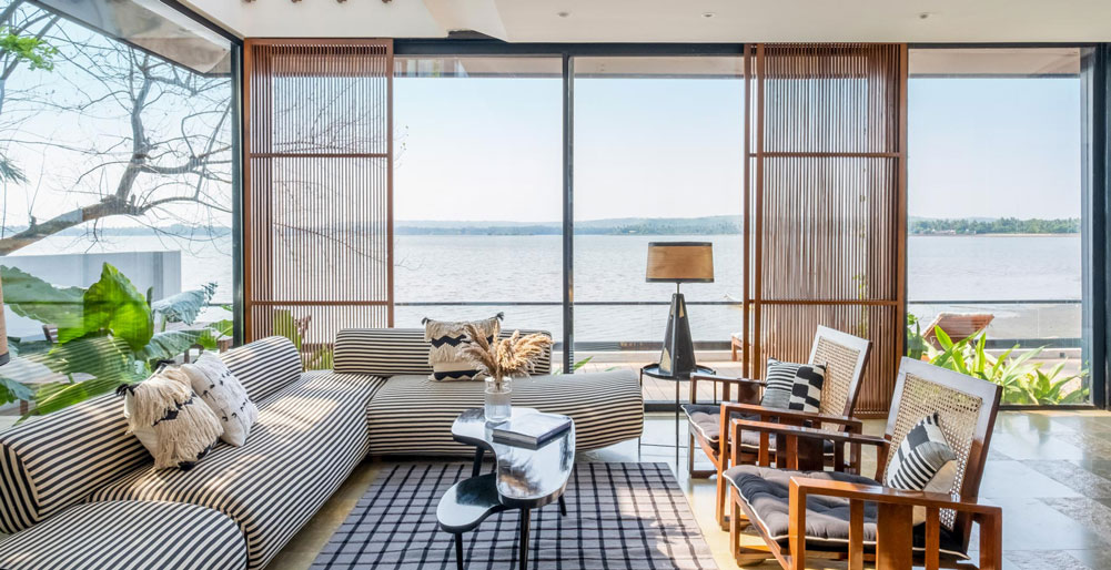 Glasshouse On The Bay - Magnificent living area